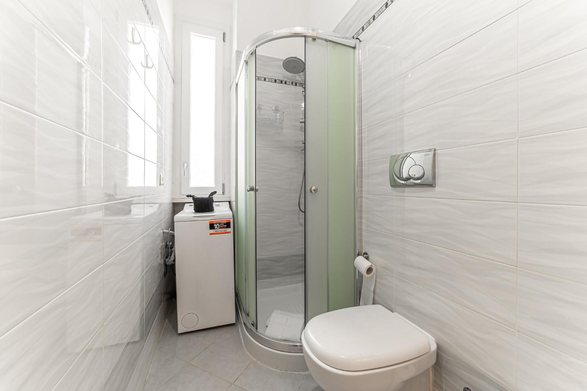 In Tuscolana Train Station & Metro A Apartment Rom